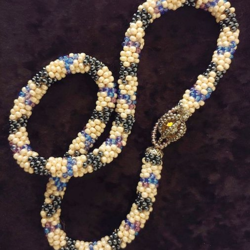 26.5" HAND BEADED NECKLACE - Picture 4 of 5
